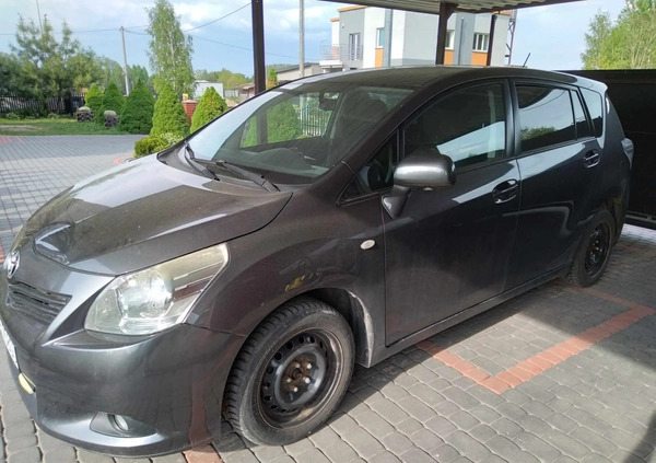 Toyota Verso cena 21000 przebieg: 228000, rok produkcji 2010 z Białystok małe 2